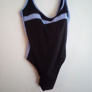 Miraclesuit swimsuit in EUC